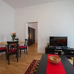 Apartment Theresiengasse